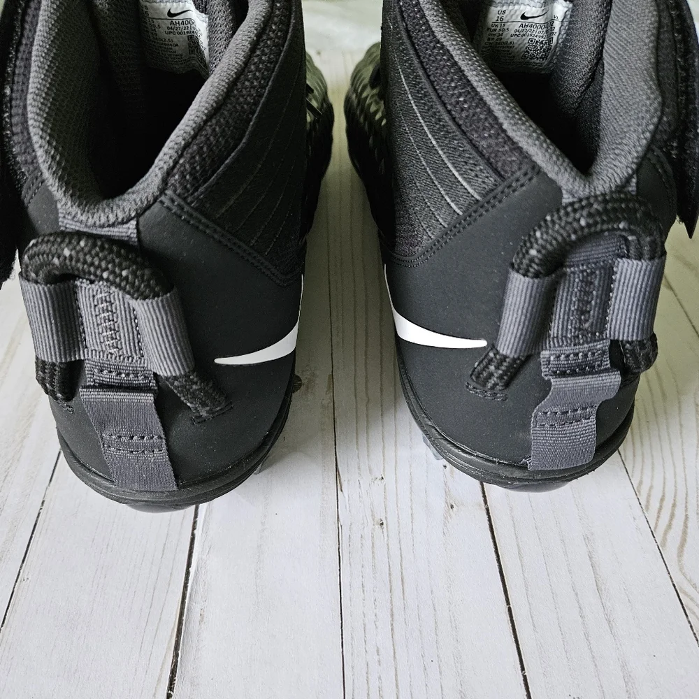 New Nike Force Savage Pro 2 Men's Size 16 Football Cleats Black White AH4000-002